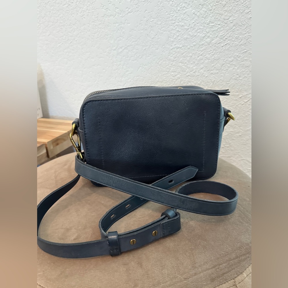 Madewell Transport Camera Bag - Picture 3 of 5